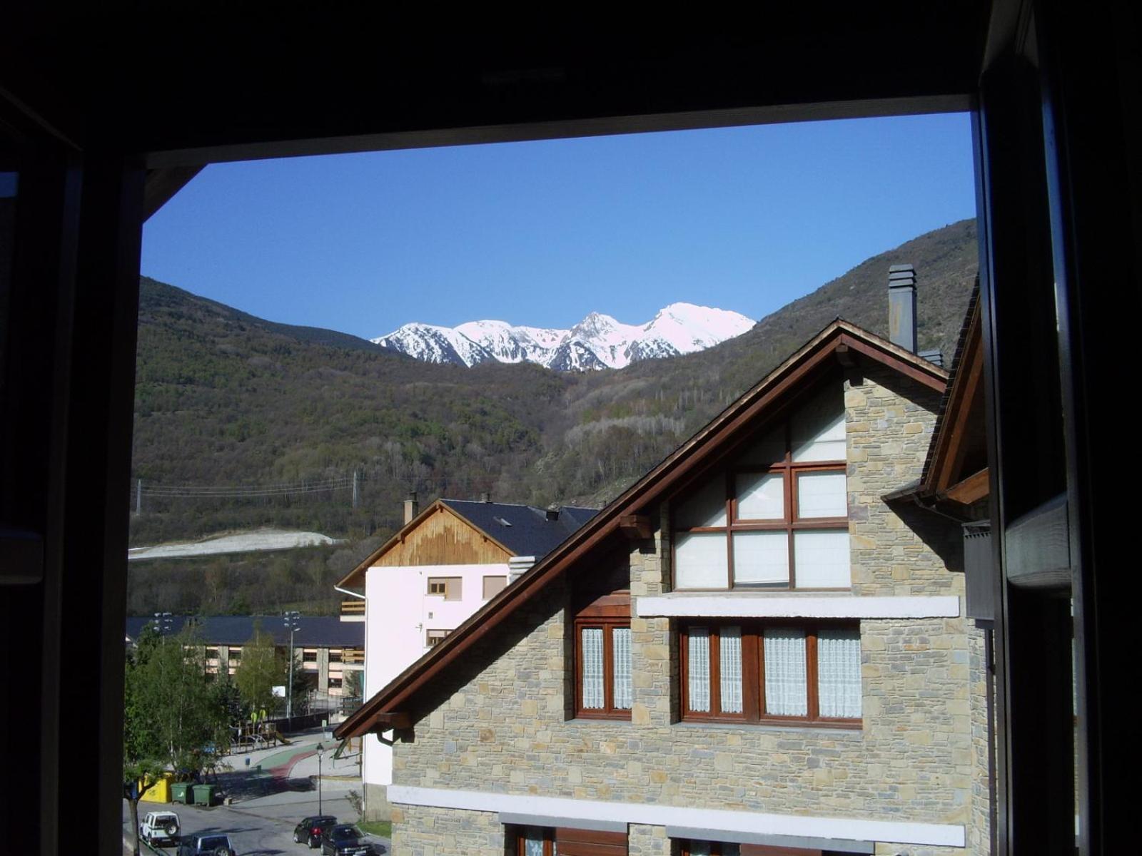 Apartaments Pirinenc Esterri d'Àneu Exterior foto